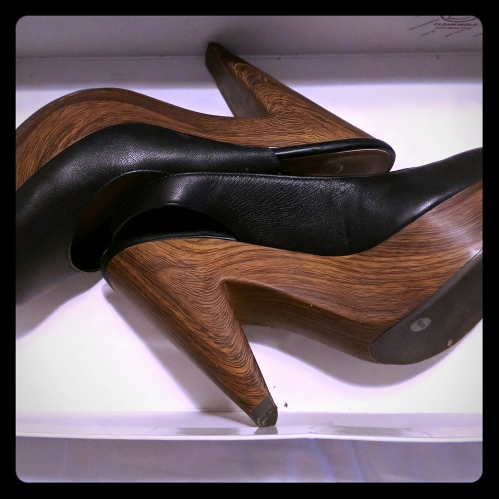 Jessica Simpson  black & wood heels